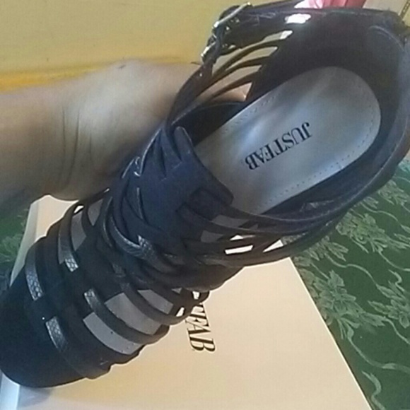 Sandals - Picture 3 of 3